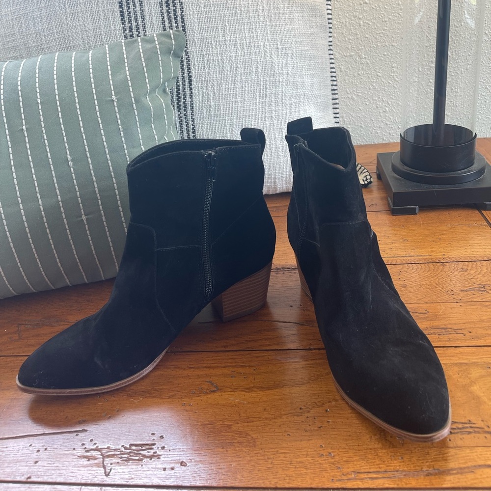 Amazon Essentials Black Ankle Booties Women’s Siz… - image 2